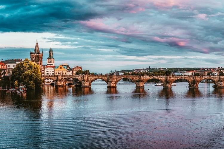 Чехия, обзорная экскурсия по Праге, вечерний Карлов мост